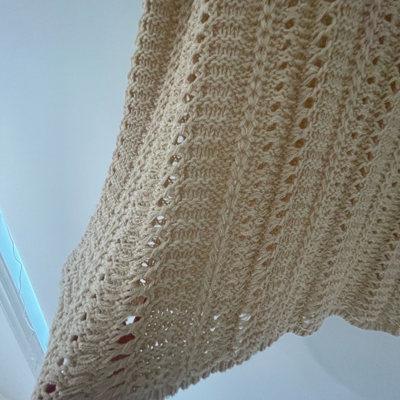 Universal Thread Crochet Tank - Picture 4 of 4